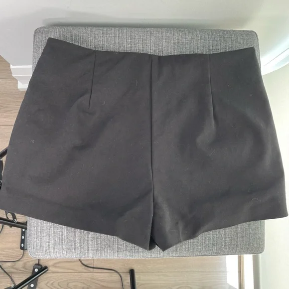 COPY - MARCIANO BY GUESS Slant Shorts !!! 2 pairs BUNDLE !!! - Picture 4 of 7